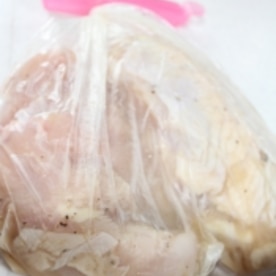 鶏ハムより簡単 3分 茹で鶏 我が家版 2種ソース レシピ 作り方 By ラムちゃん1224 楽天レシピ 鶏ハムより簡単 3分 茹で鶏 我が家版 2種ソース レシピ 作り方 By ラムちゃん1224 楽天レシピ